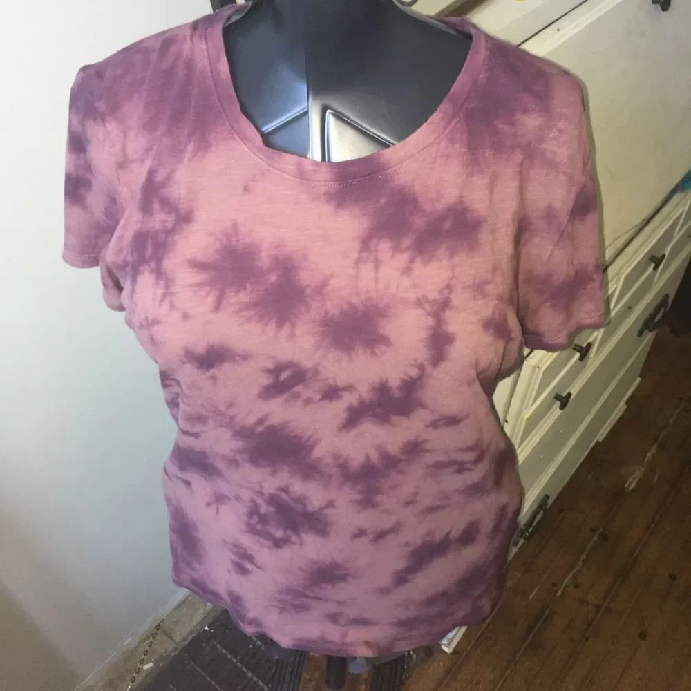 Victoria’s Secret Pink size L acid wash scoop neck t-shirt